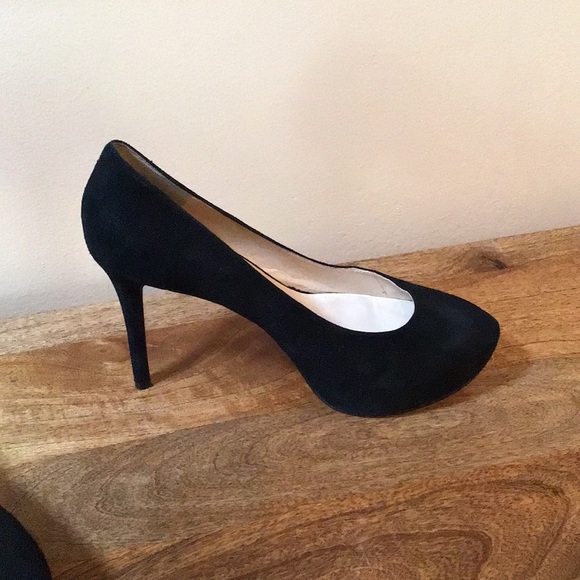 361 👠Ivanka Trump Blue Suede Heels👠 - Picture 2 of 8